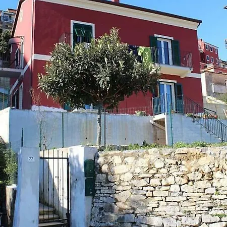 Lejlighed Marola House